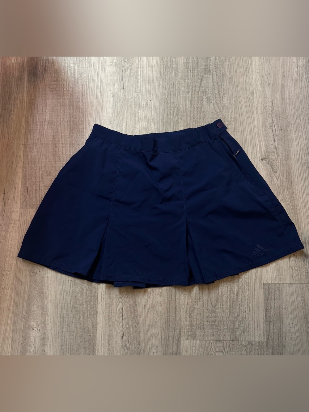Vintage 90’s Adidas Pleated Tennis Skirt in Navy w/Embroidered Logo - Medium